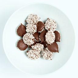 Dark-Chocolate-Nonpareils-with-White-Seed.jpg