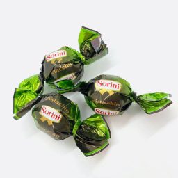 MILK-CHOCOLATE-WITH-PISTACHIOS-CREAM-PRALINES.jpeg