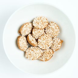 Peanut-Butter-Nonpareils-With-white-seed.jpg