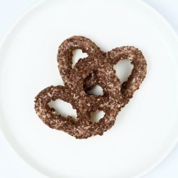 White-Chocolate-Covered-Oreo-Pretzel.jpg